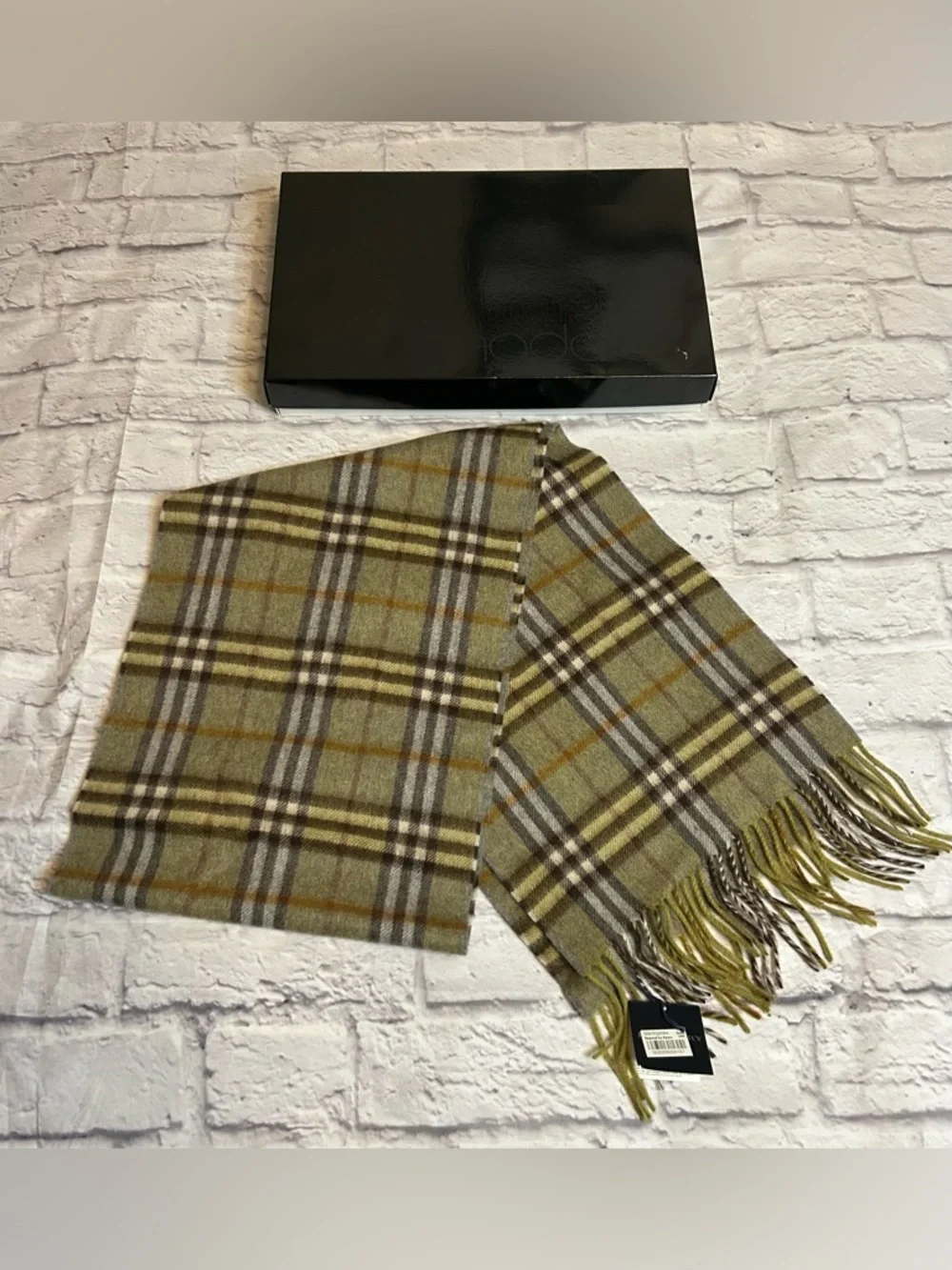 Burberry Signature Gauze 100% Cashmere Plaid Fringed Men's/Women’s Scarf- NWT